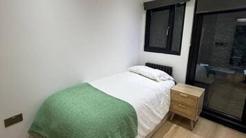 2 chambres, fer et planche à repasser, Wi-Fi gratuit, draps fournis