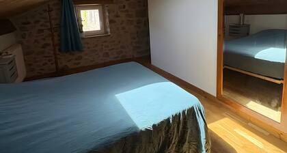 Chambre d’hôtes « Myrtille » avec terrasse partagée, jardin commun et Wi-Fi