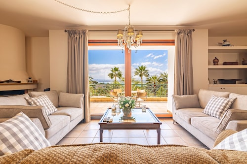 Aeonia Grand Villa, with Pool & Walk to the Beach