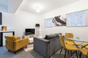 Living area - Old Dutch Embassy by Guestz (Hull)
