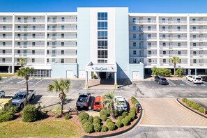 Condo, 2 quartos | Fachada