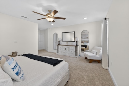 10 Mins to Beach - Coastal Navarre Haven - Pool
