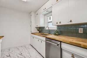 Ferienhaus, 4 Schlafzimmer | Eigene Küche | Kühlschrank, Ofen, Wasserkocher mit Kaffee-/Teezubehör, Toaster