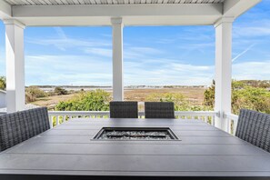 Outdoor dining - Verandah Bay House in Sellbyville (Selbyville)