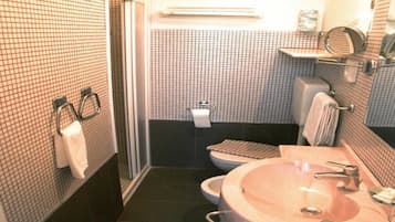 Enkeltrom, sjøutsikt | Bad