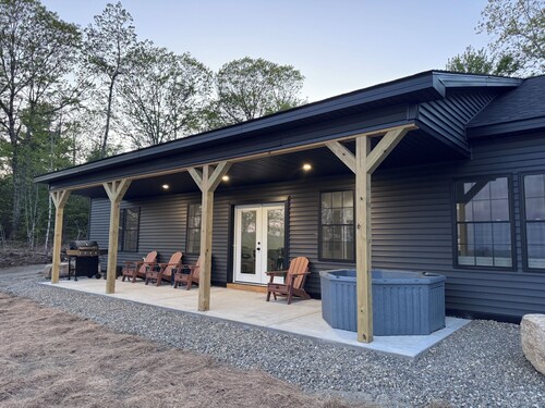 New construction! 3 bed house with water view 30 mins to Acadia National Park