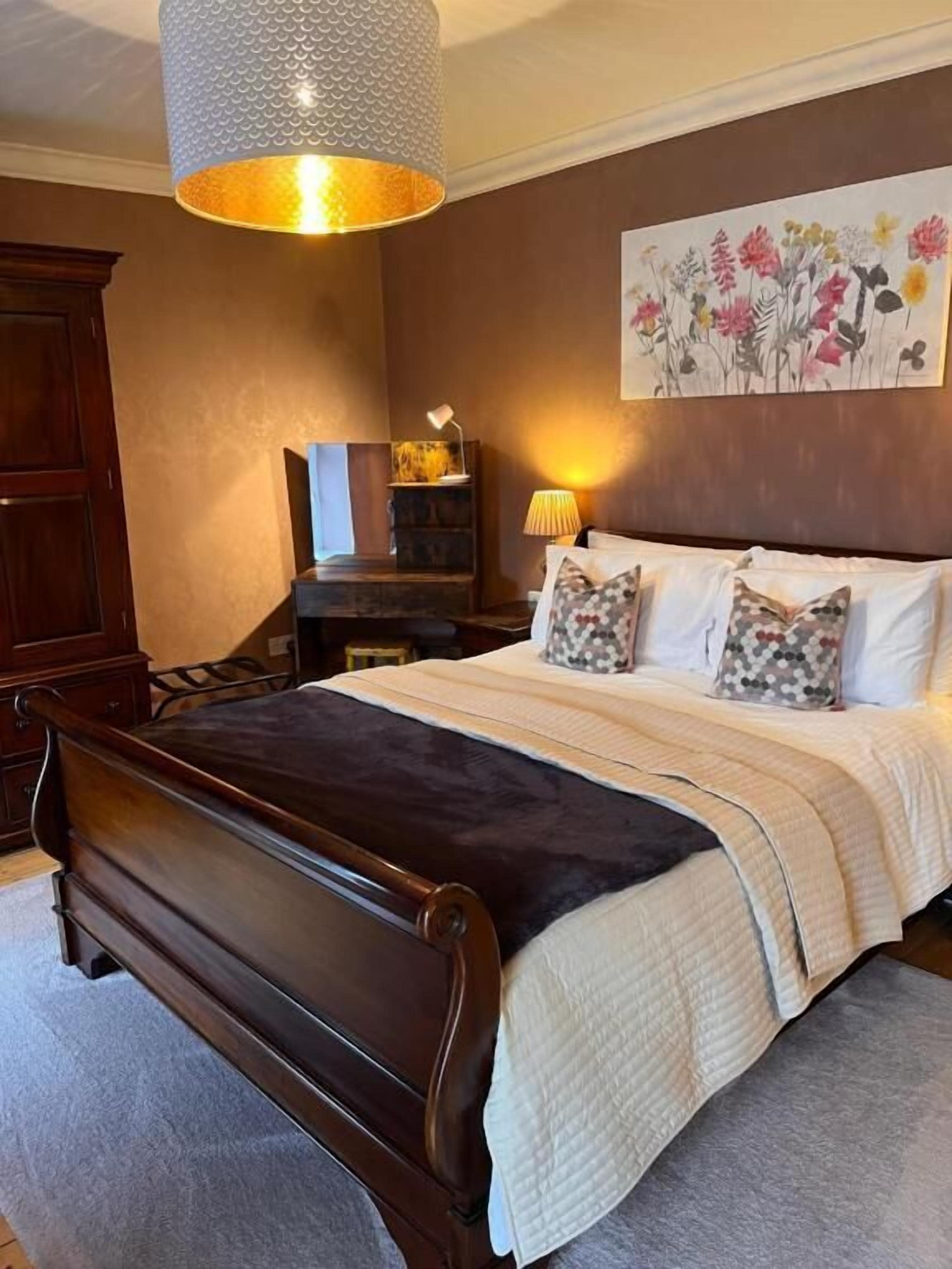 Appartement familial, vue sur la ville | Fer et planche à repasser, accès au Wi-Fi (inclus)