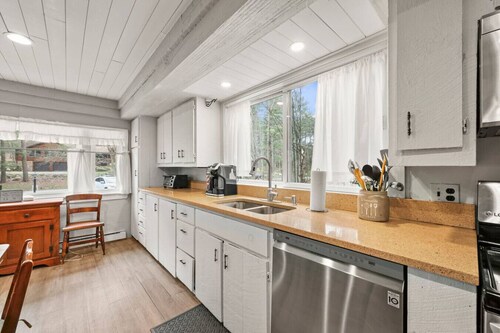 The Docent`s House - Honoring a Legacy