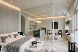 Deluxe Studio Suite, City View | Desk, laptop workspace, free WiFi - LUCA POINT GANGNAM (Seoul)