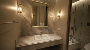 Deluxe Studio Suite, City View | Bathroom | Hair dryer, shampoo, toilet paper - LUCA POINT GANGNAM (Seoul)