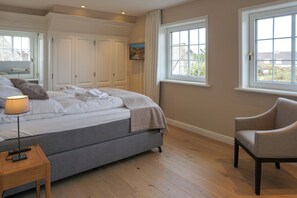 3 chambres, fer et planche à repasser, Wi-Fi gratuit, draps fournis