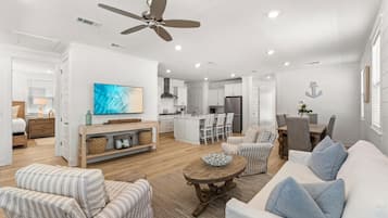 House, 5 Bedrooms, Resort View | Living area