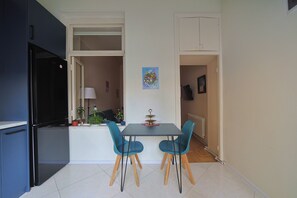 Dining - Old and modern Apart Ninoshvili (T'bilisi)