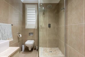 Villa, 3 Bedrooms, Smoking, Private Pool | Bathroom