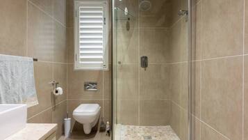 Villa, 3 Bedrooms, Smoking, Private Pool | Bathroom
