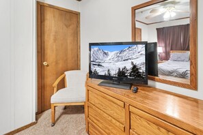 1 bedroom, WiFi, bed sheets - Entire Condo Near The Slopes (Snowshoe)