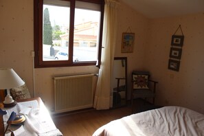 Room - Vrbo Property (Canet-en-Roussillon)
