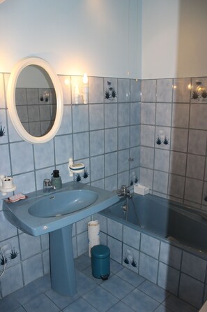 Bathroom - Vrbo Property (Canet-en-Roussillon)