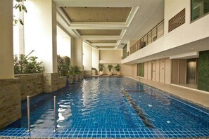 Condo, 2 Bedrooms, Balcony, Garden View | Pool - Legaspi Park Apartments (Makati)