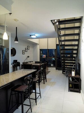 Condo, 2 habitaciones, balcón, vista al jardín | Interior