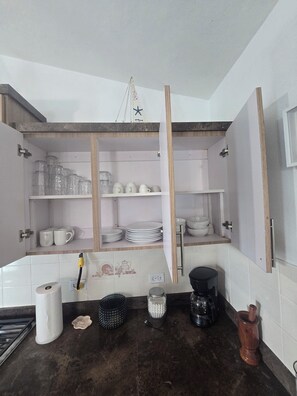 Microwave, coffee/tea maker, cookware/dishes/utensils, lobster pot - Casa Cielomar, private pool, BBQ, Billiards, 12 people, pets allowed, Combate Beach (El Combate)