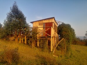 Exterior - Beautiful view of Lake bunyonyi in Uganda and View of Mt.Muhavura in Kisoro (Bunyonyi)