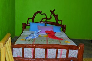 Room - Beautiful view of Lake bunyonyi in Uganda and View of Mt.Muhavura in Kisoro (Bunyonyi)