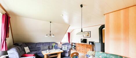 TV, fireplace, stereo