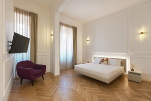 3 chambres, fer et planche à repasser, lit parapluie