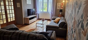 Tv, pejs, bordtennisbord