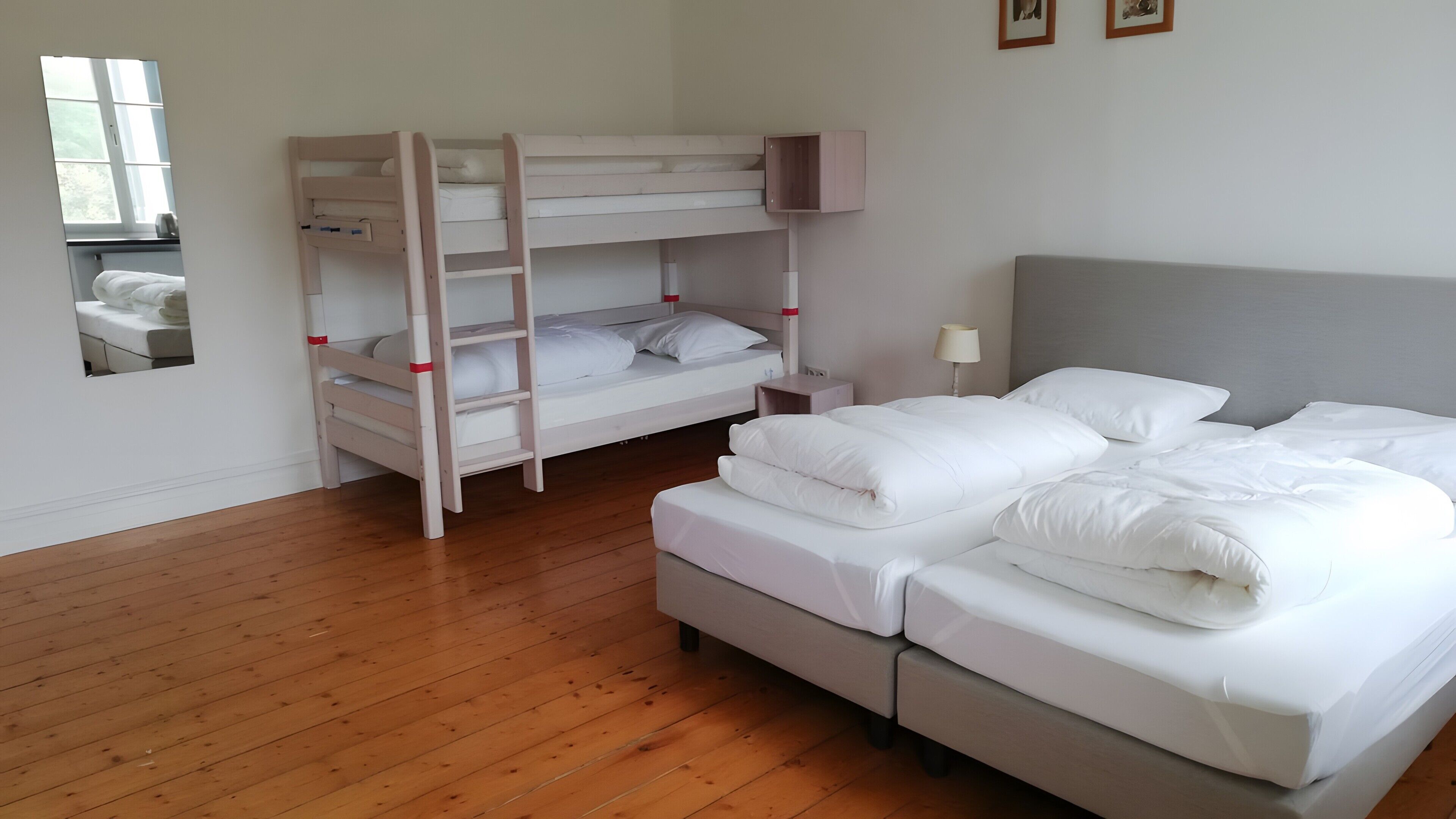 6 bedrooms, WiFi, bed sheets
