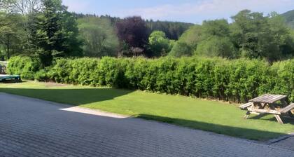 Jagdschloss Siedlinghausen: 3 Apartments for up to 16 Guests