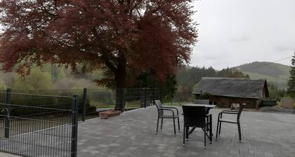 Jagdschloss Siedlinghausen: 3 Apartments for up to 16 Guests
