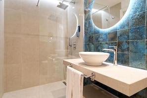 Hair dryer, towels, toilet paper - R2 Lago Playa Park (Cala Rajada)