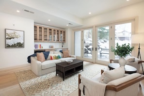 Smart TV, fireplace, offices