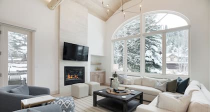 New Listing! Arrowhead | 3 Master Suites | Shuttle | Pool & Hot Tub Access