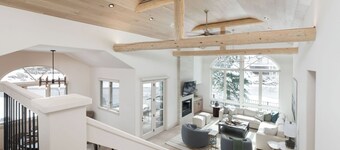 New Listing! Arrowhead | 3 Master Suites | Shuttle | Pool & Hot Tub Access
