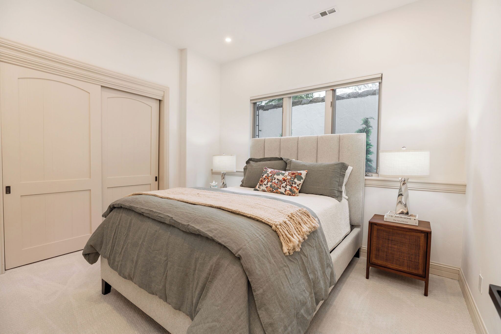 5 sovrum, skrivbord, gratis wi-fi och sängkläder