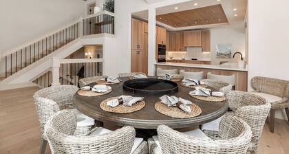 New Listing! Arrowhead | 3 Master Suites | Shuttle | Pool & Hot Tub Access