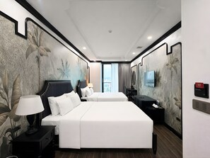 Desk, laptop workspace, soundproofing, iron/ironing board - MT Collection Legacy Hotel Ninh Binh (Ninh Binh)