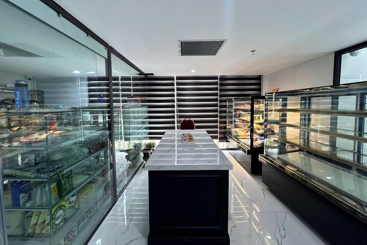 Deluxe Room, City View | Lobby