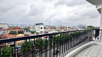 Romantic Suite, City View | Terrace/patio