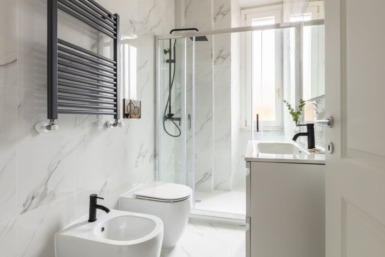 Shower, bidet, shampoo