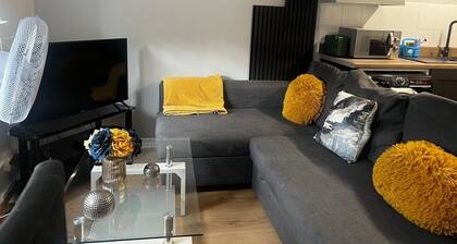 2-bed - Sleeps 5 - Free Parking - Town Centre