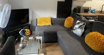 2-bed - Sleeps 5 - Free Parking - Town Centre