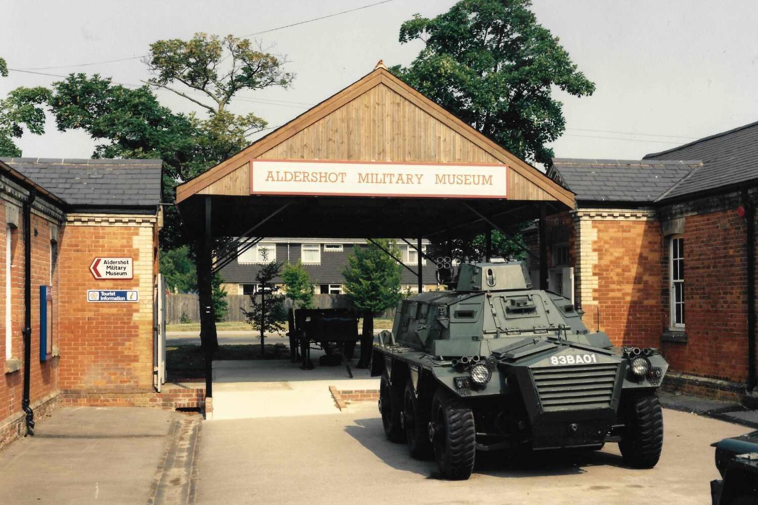 THE ALDERSHOT MILITARY MUSEUM IS 7 MINUTES AWAY FROM THE HOUSE. LEARN ABOUT THE TOWN'S STRONG MILITARY HISTORY WITH EXHIBITS COVERING THE BRITISH ARMY'S PRESENCE IN THE AREA.