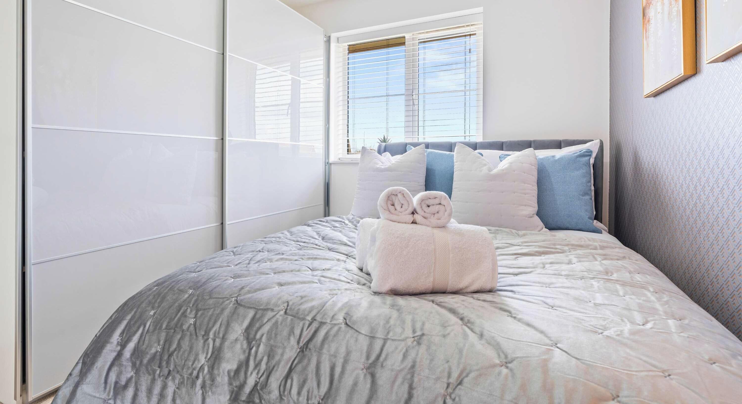 4 bedrooms, desk, iron/ironing board, free WiFi