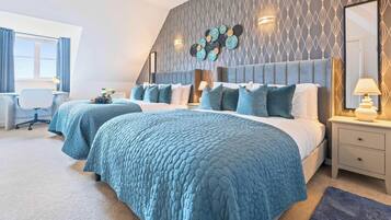 4 bedrooms, desk, iron/ironing board, free WiFi