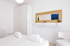 2 bedrooms, iron/ironing board, bed sheets - Pigneto Rooftop: Elegant Two-Level Penthouse with Spacious Terraces (Roma)
