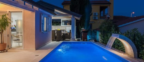 Beheizter Pool